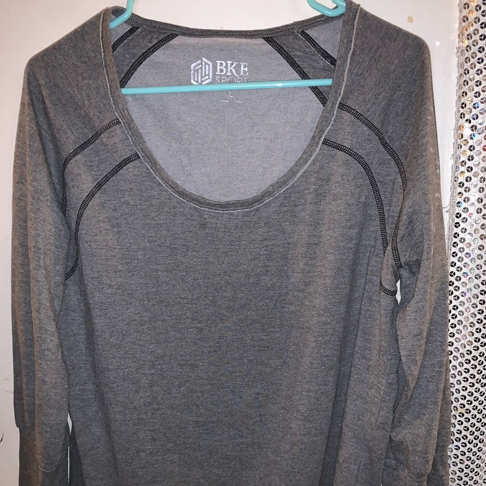 BKE sport 3/4 sleeve flowy shirt